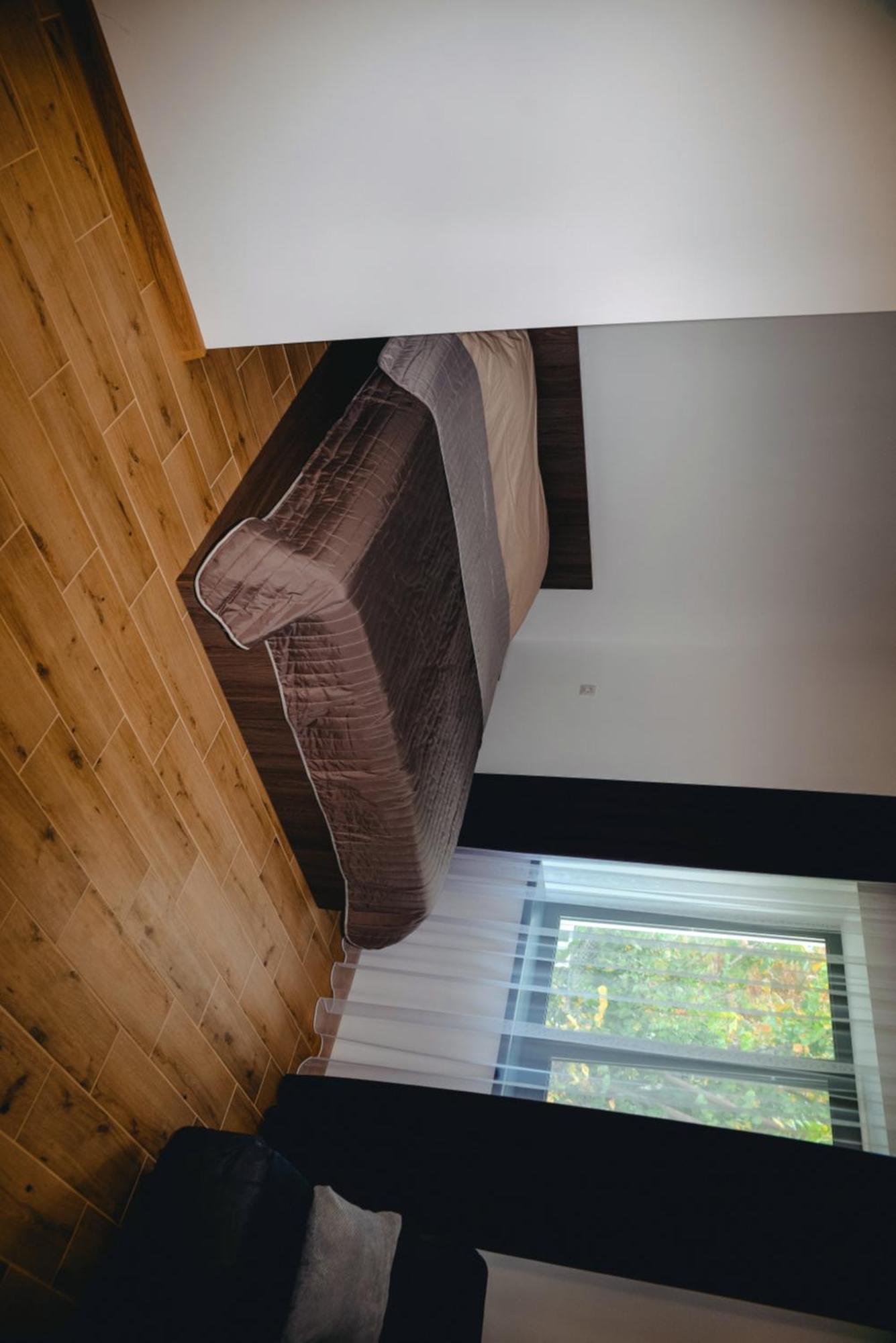 Four Rooms Apartments Cherkasy Exterior photo