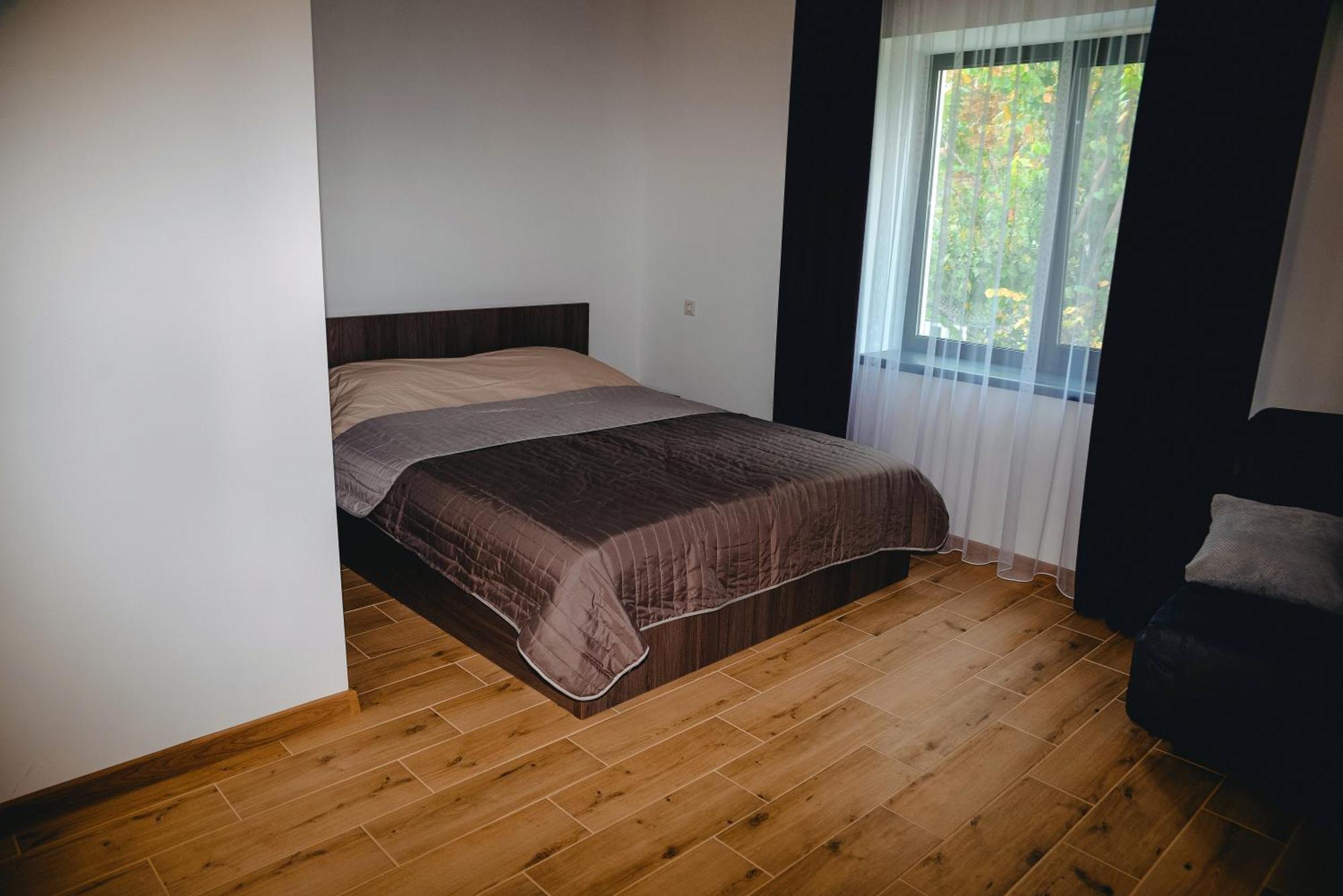 Four Rooms Apartments Cherkasy Exterior photo